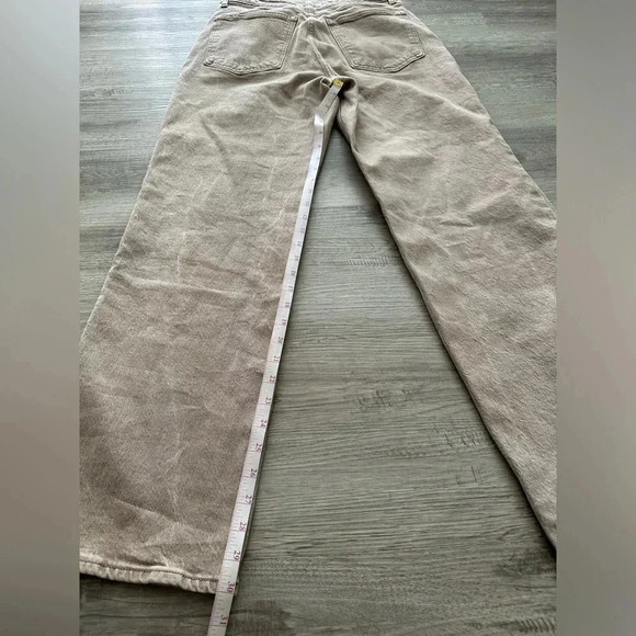 Abercrombie & Fitch 30The'90s Relaxed Jean
10,High Rise - Picture 3 of 4